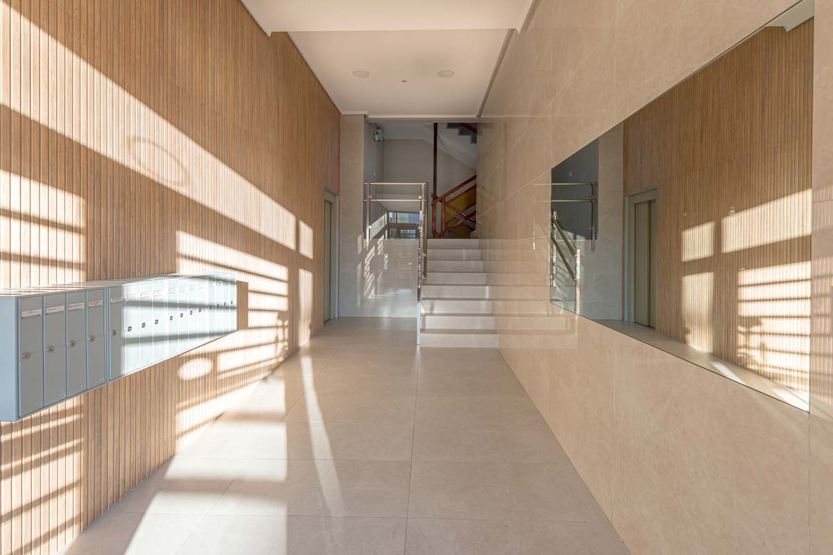 iza-ascensores-cota-cero-landaburu-amurrio-1 IZA Ascensores sustitución de ascensor y bajada a cota cero en Amurrio