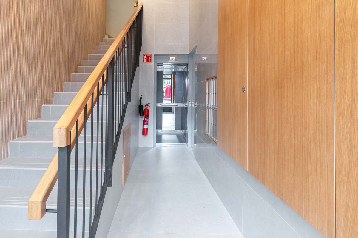 IZA Ascensores instalación de ascensor y bajada a cota cero en Amurrio Álava