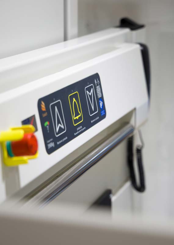 Iza ascensores instalación de elevador vertical