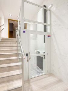 Iza ascensores instalación de elevador vertical